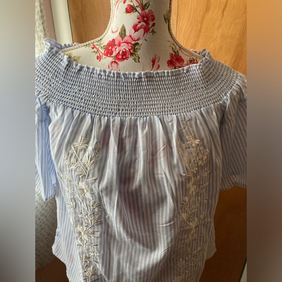 NWT Listicle Striped Embroidered Swing Top - SZ L - Picture 3 of 8